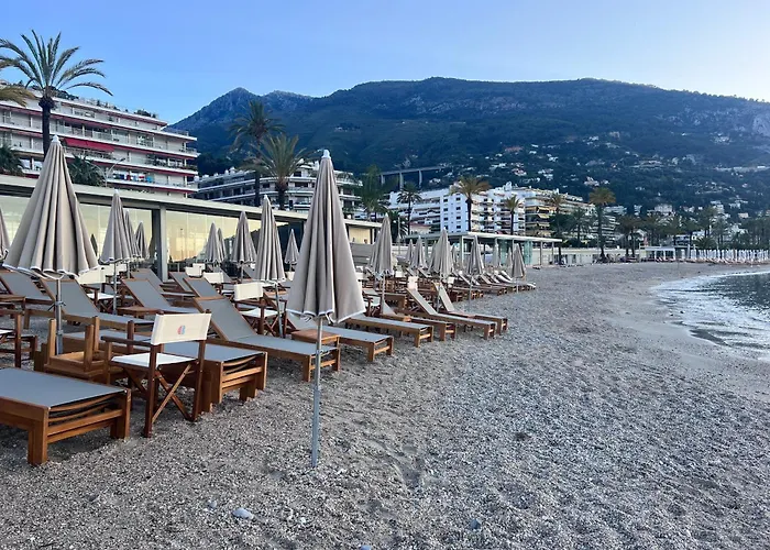 Azure Beachfront Sablettes Est Beachfront Ментона