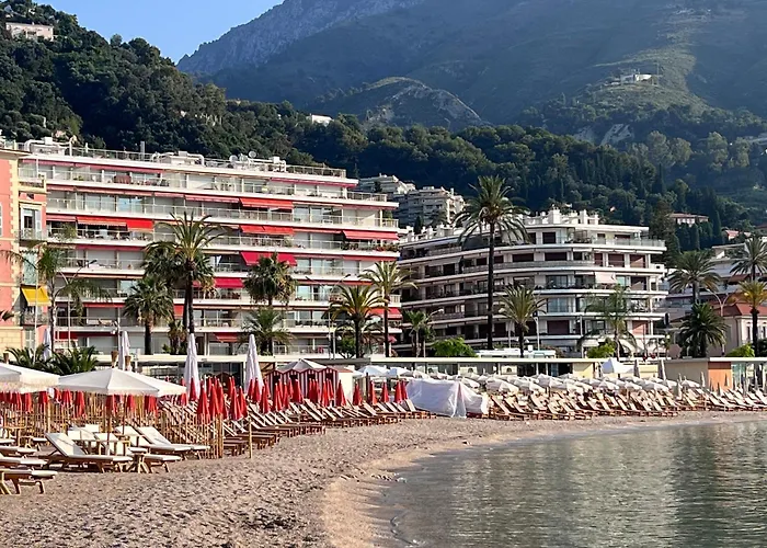 Апартаменты Azure Beachfront Sablettes Est Beachfront