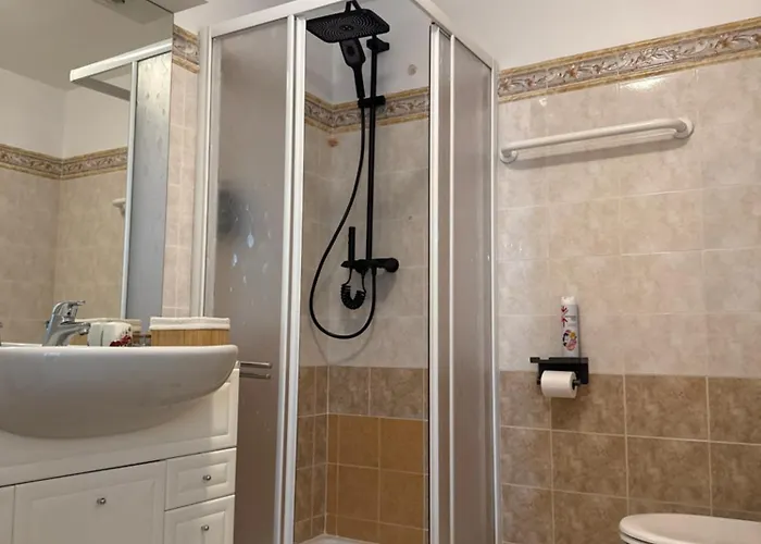 Azure Beachfront Sablettes Est Beachfront Апартаменты