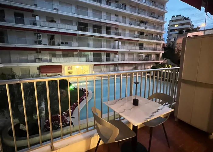 דירה Azure Beachfront Sablettes Est Beachfront מנטון