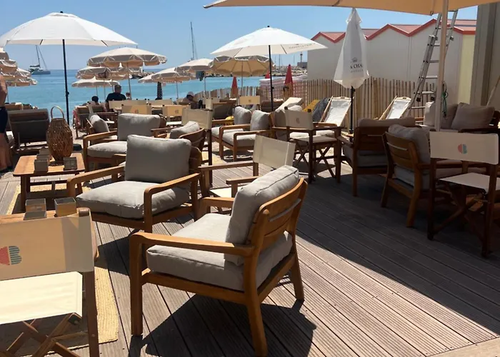 아파트 Cote D Azur Premier Sablettes Est Beachfront 멍똥