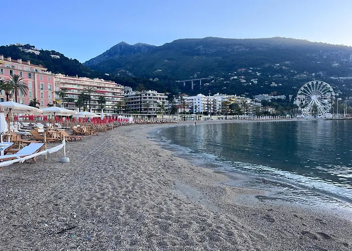 Azure Beachfront Sablettes Est Beachfront דירה *